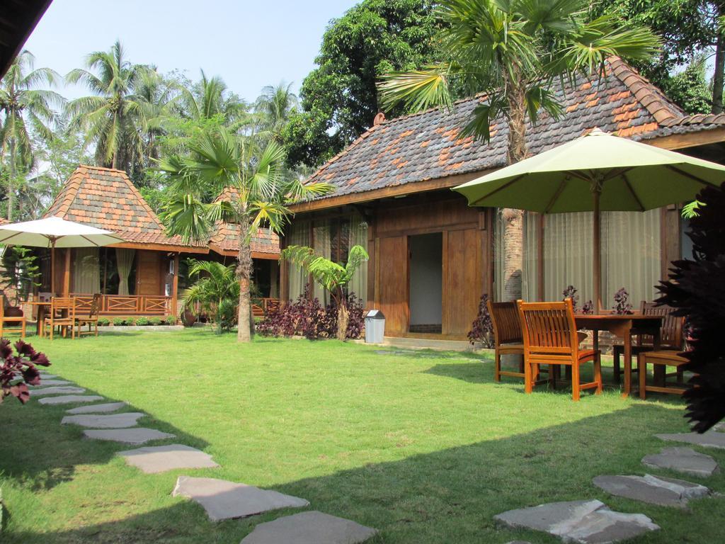 Cempaka Villa Magelang Exterior photo