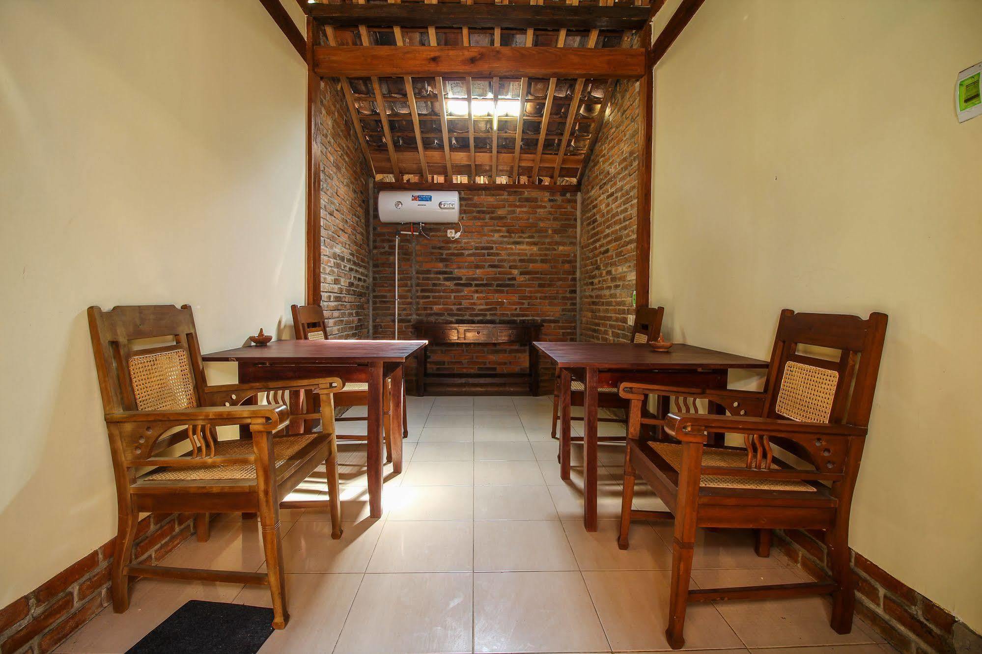 Cempaka Villa Magelang Exterior photo